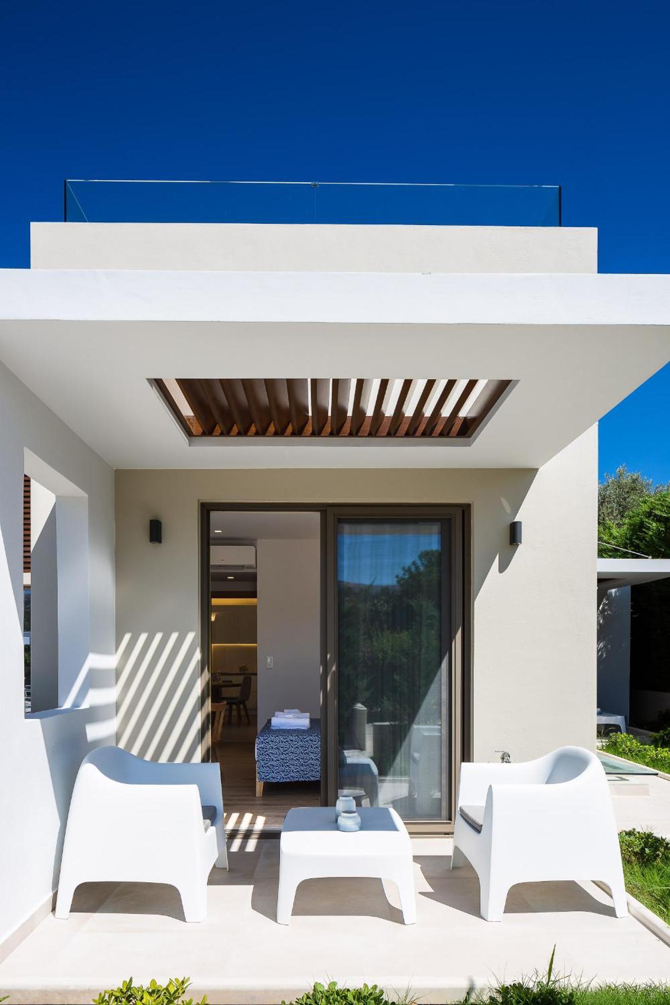Vasilios Villa, With Pool, Gym & Close To Beach, By Thinkvilla Loutra Zewnętrze zdjęcie