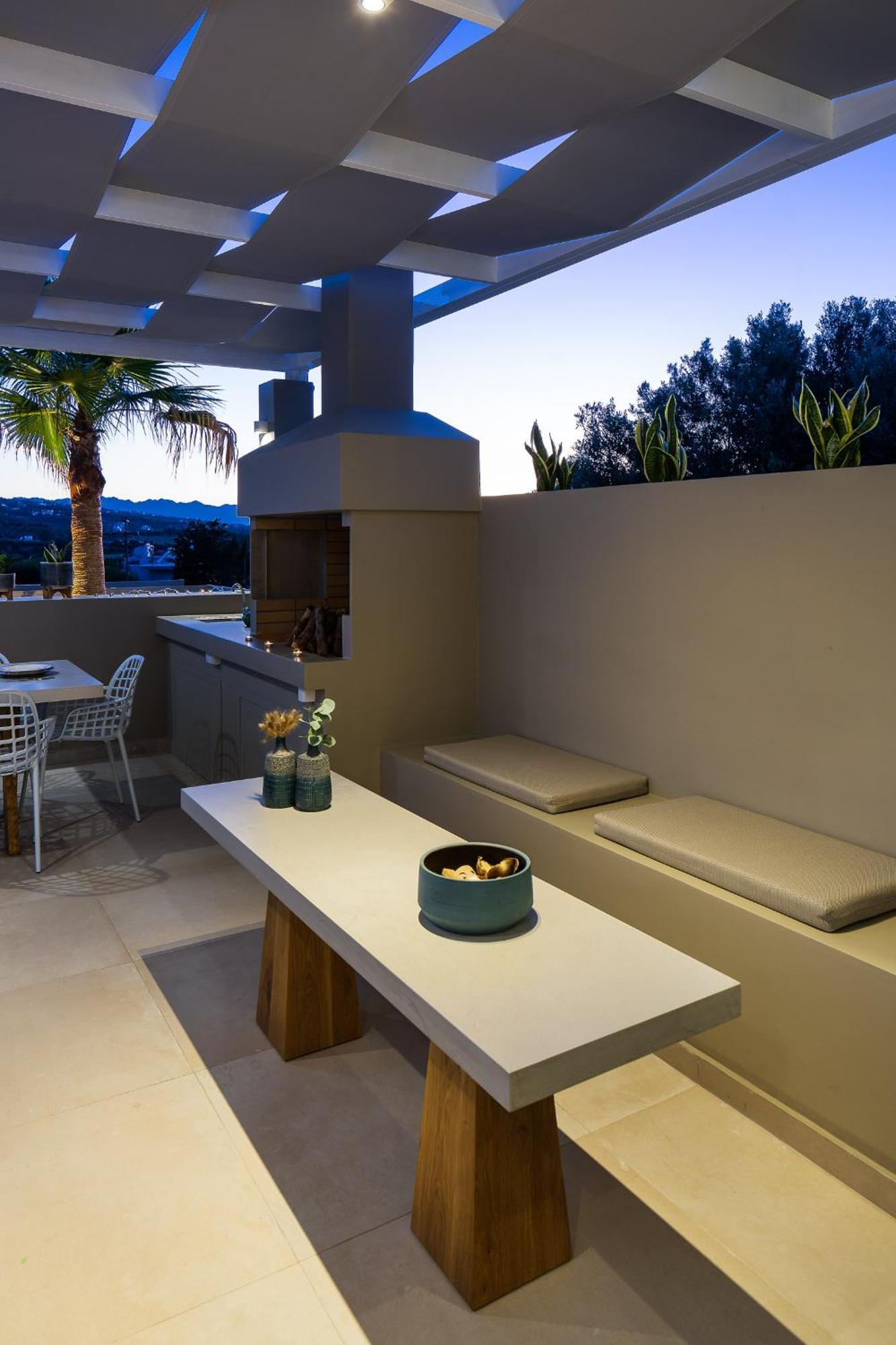 Vasilios Villa, With Pool, Gym & Close To Beach, By Thinkvilla Loutra Zewnętrze zdjęcie