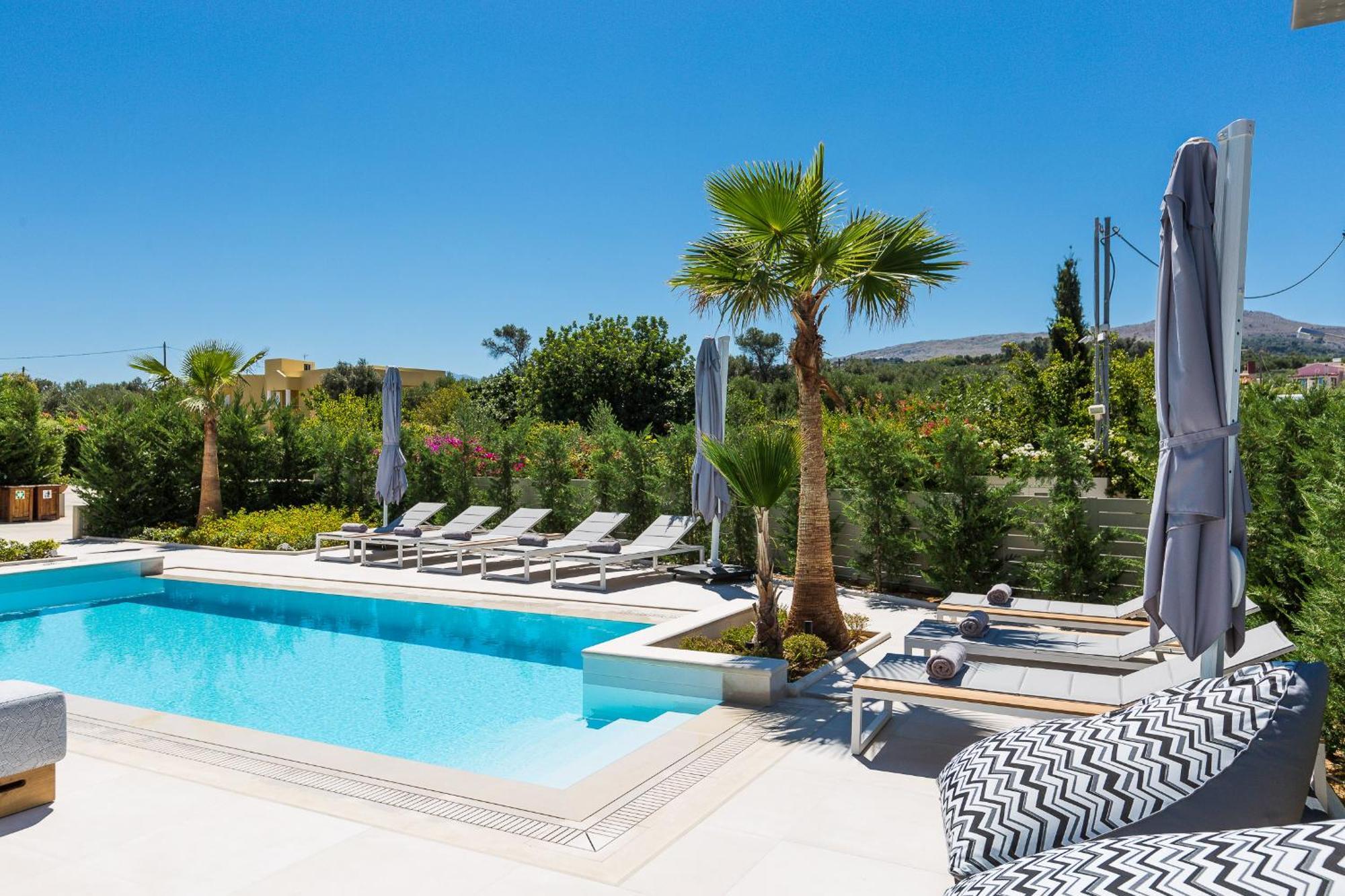 Vasilios Villa, With Pool, Gym & Close To Beach, By Thinkvilla Loutra Zewnętrze zdjęcie