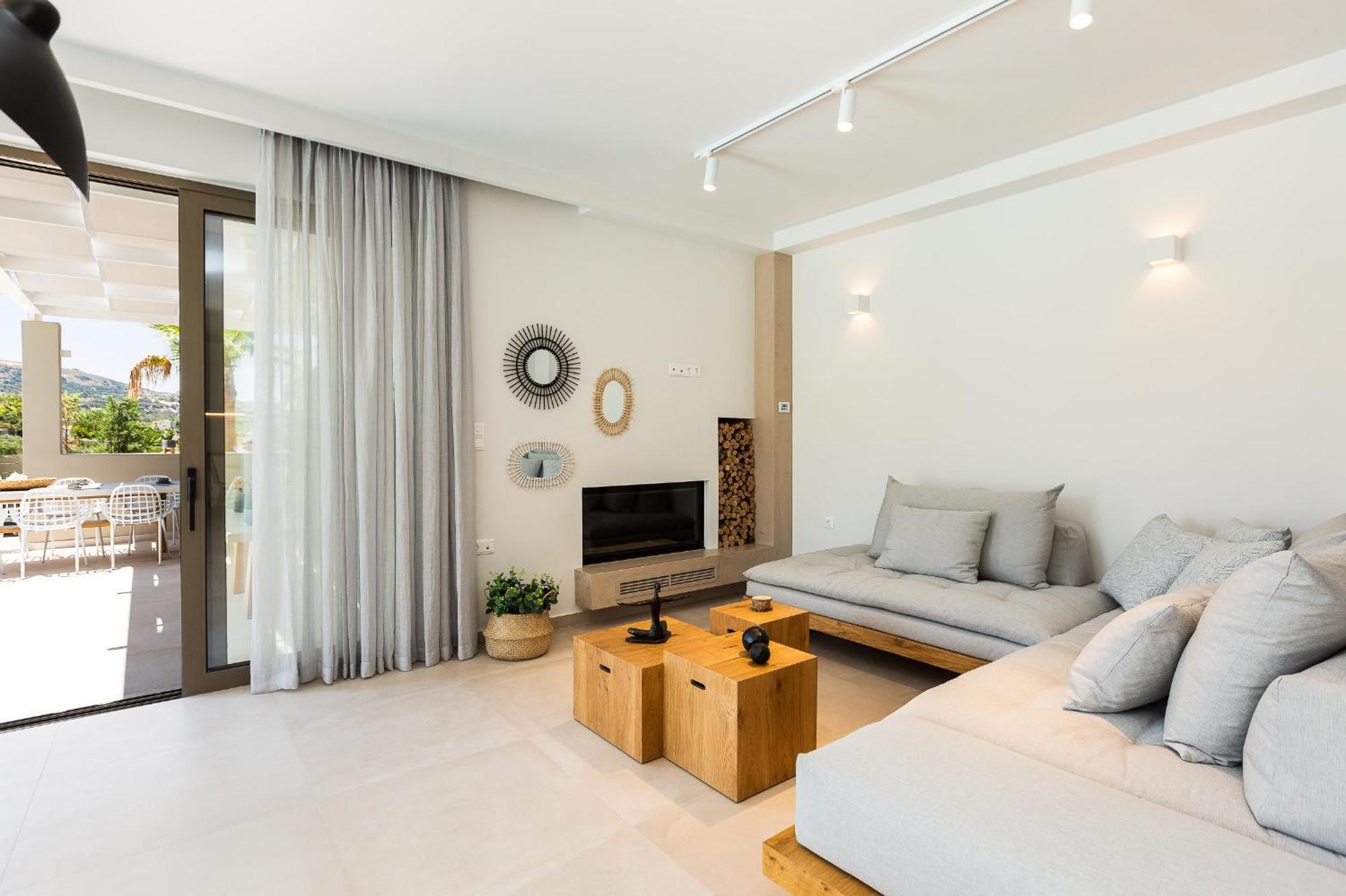 Vasilios Villa, With Pool, Gym & Close To Beach, By Thinkvilla Loutra Zewnętrze zdjęcie